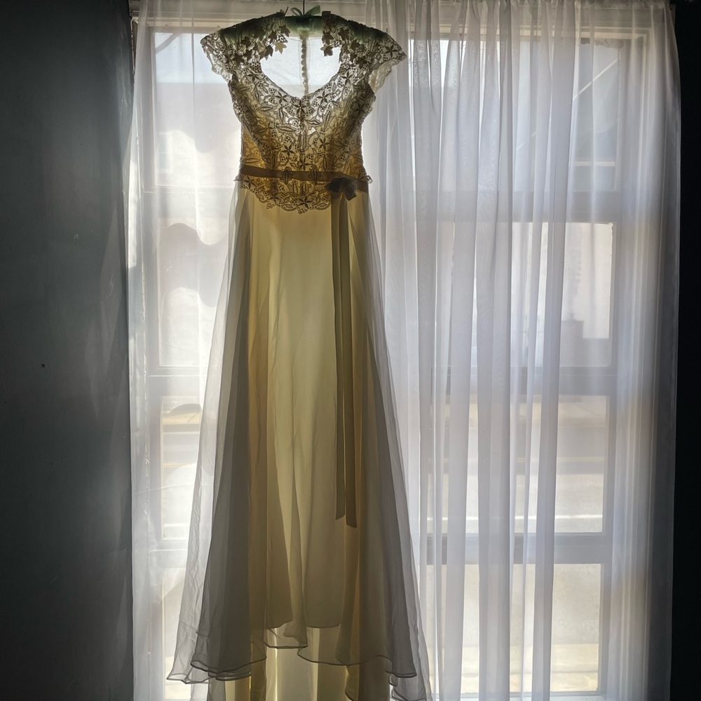Vintage Elegant Lace Overlay Dress